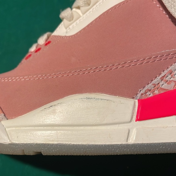 These are Air Jordan Nike 3 Retros in the color “Rust Pink” size: 6.5 US - Picture 6 of 7